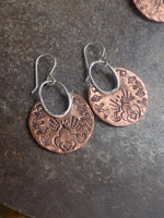 Load image into Gallery viewer, Mandala Magic~ earrings
