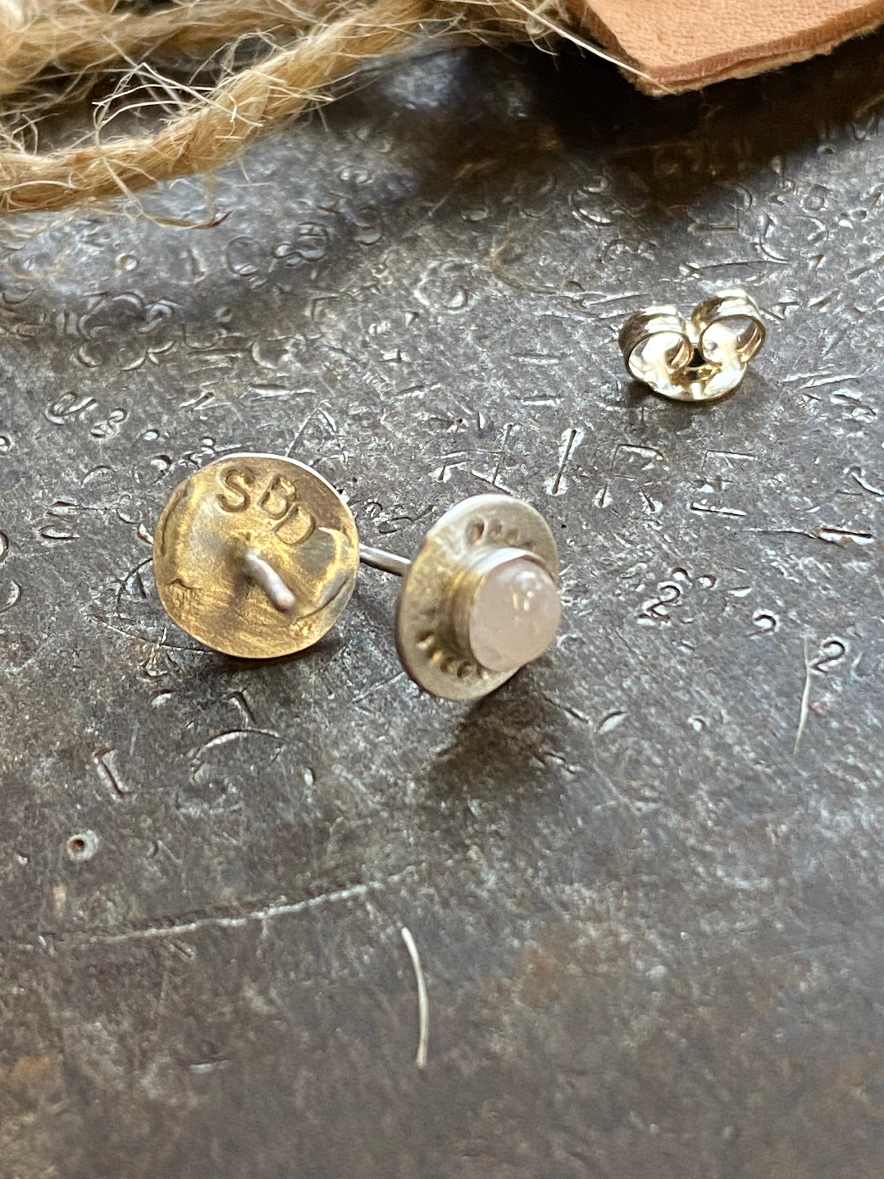 Venus studs