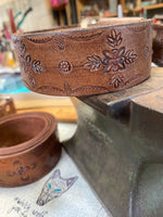 Load image into Gallery viewer, Belt~ Mahogany~ Embossed
