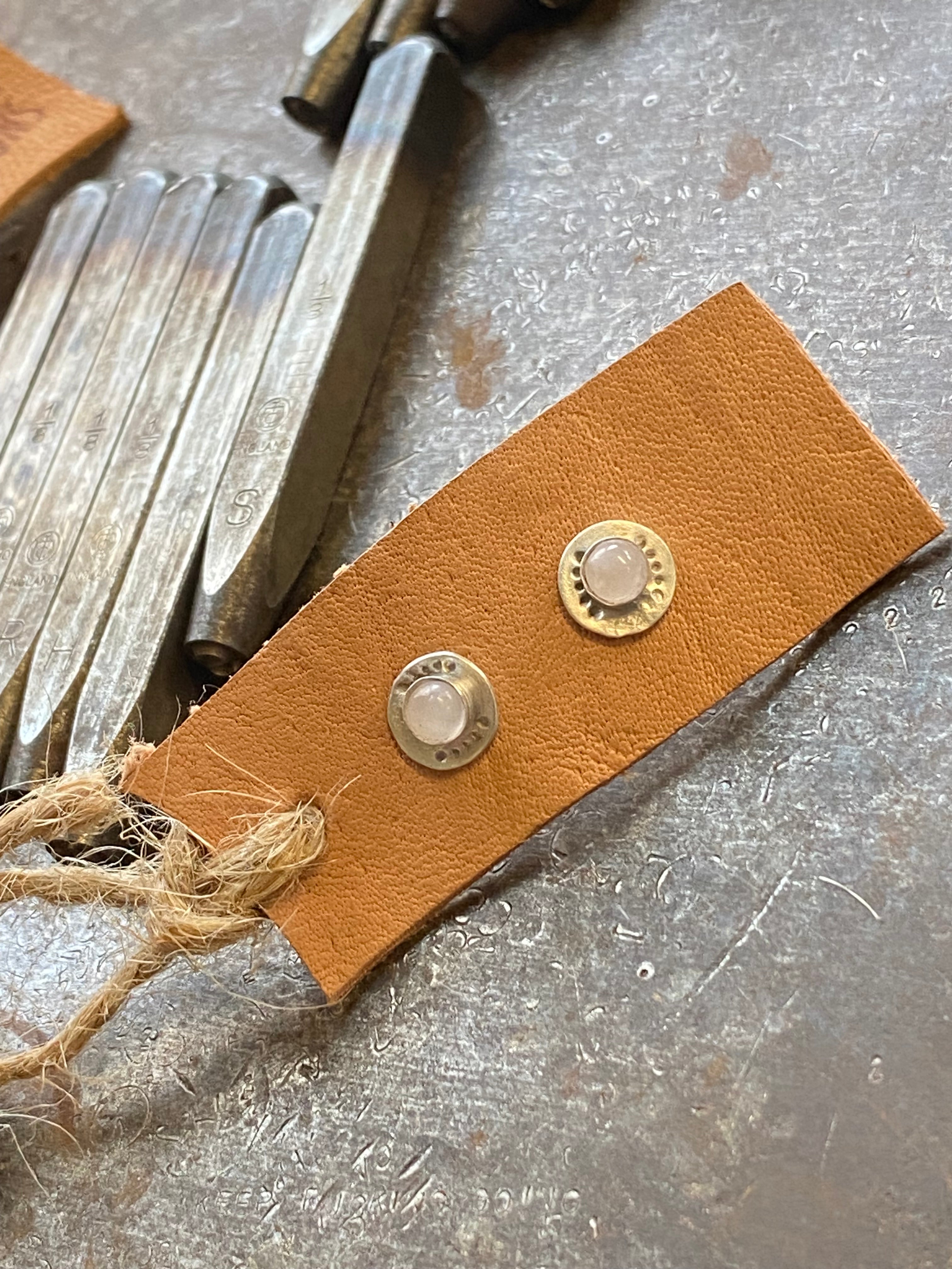 Venus studs