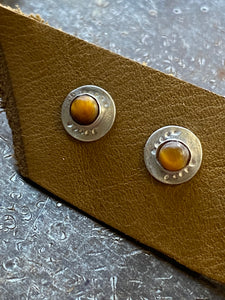 Venus studs