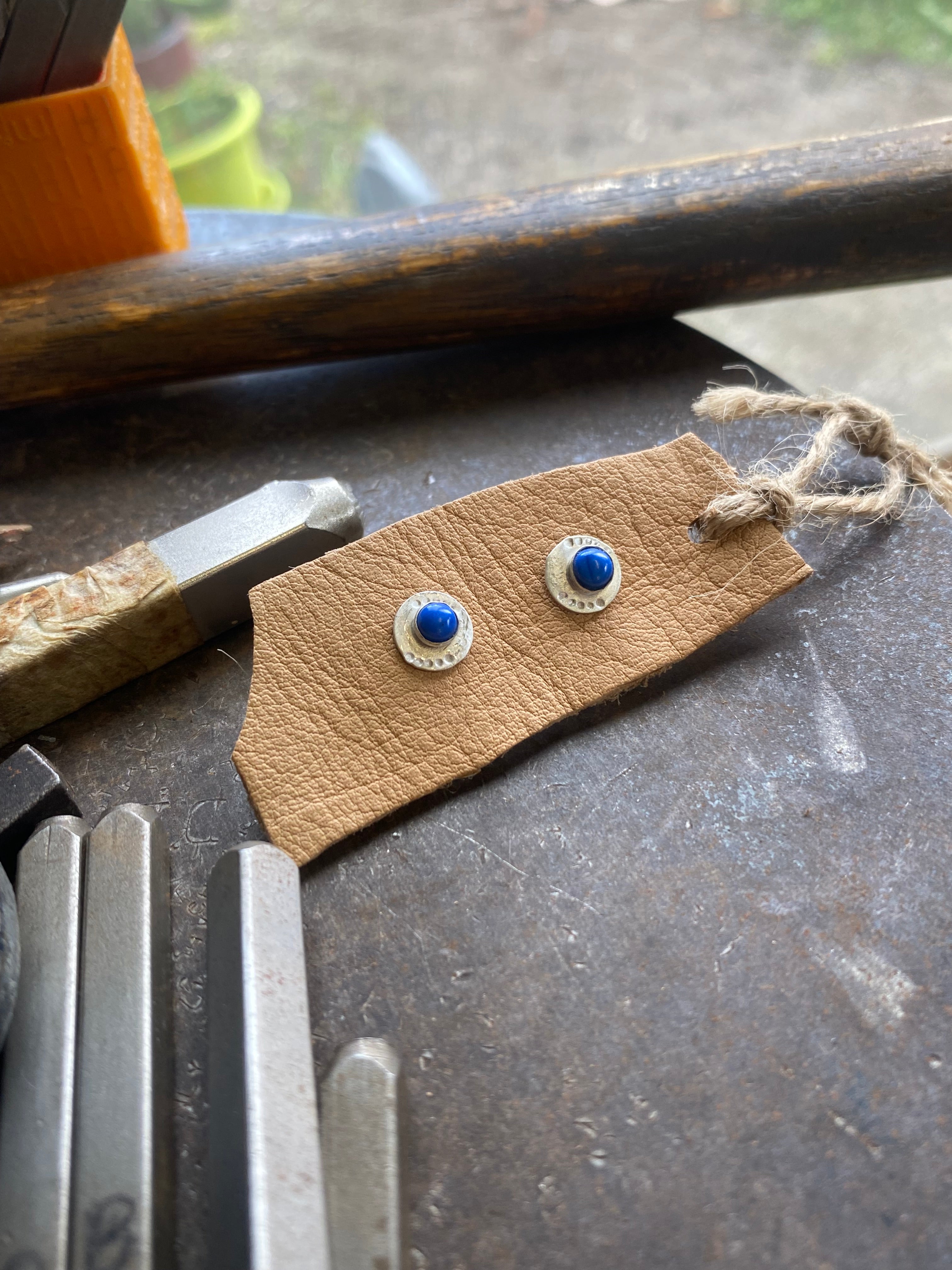 Venus studs