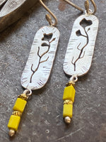Load image into Gallery viewer, Wildflower earrings
