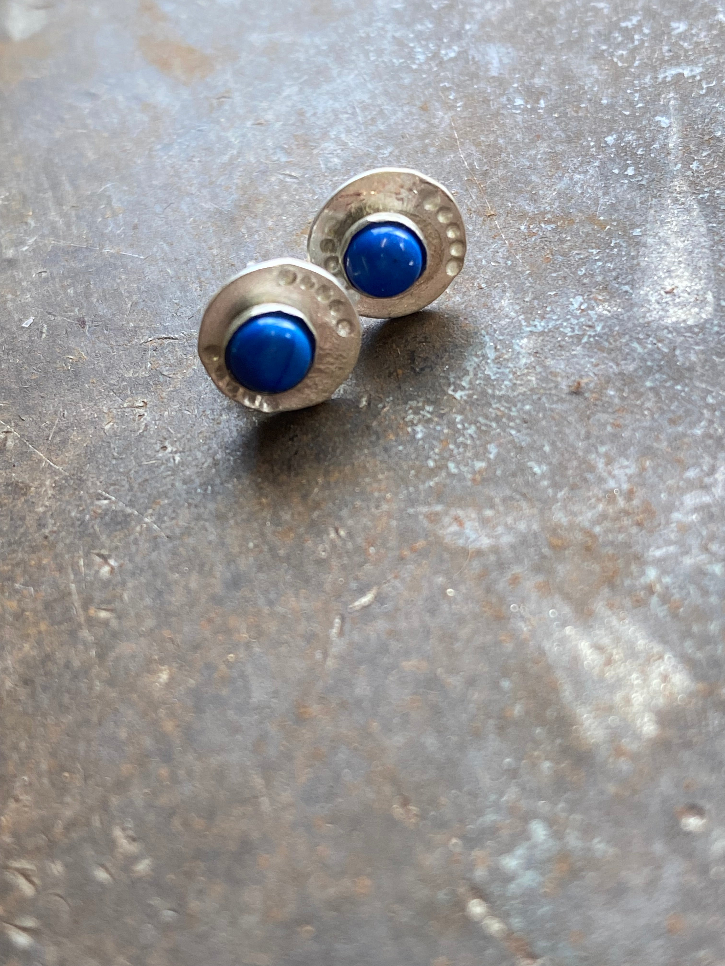 Venus studs