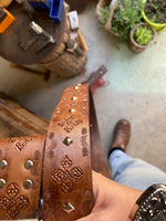 Load image into Gallery viewer, Belt~ Mahogany~ Chakana
