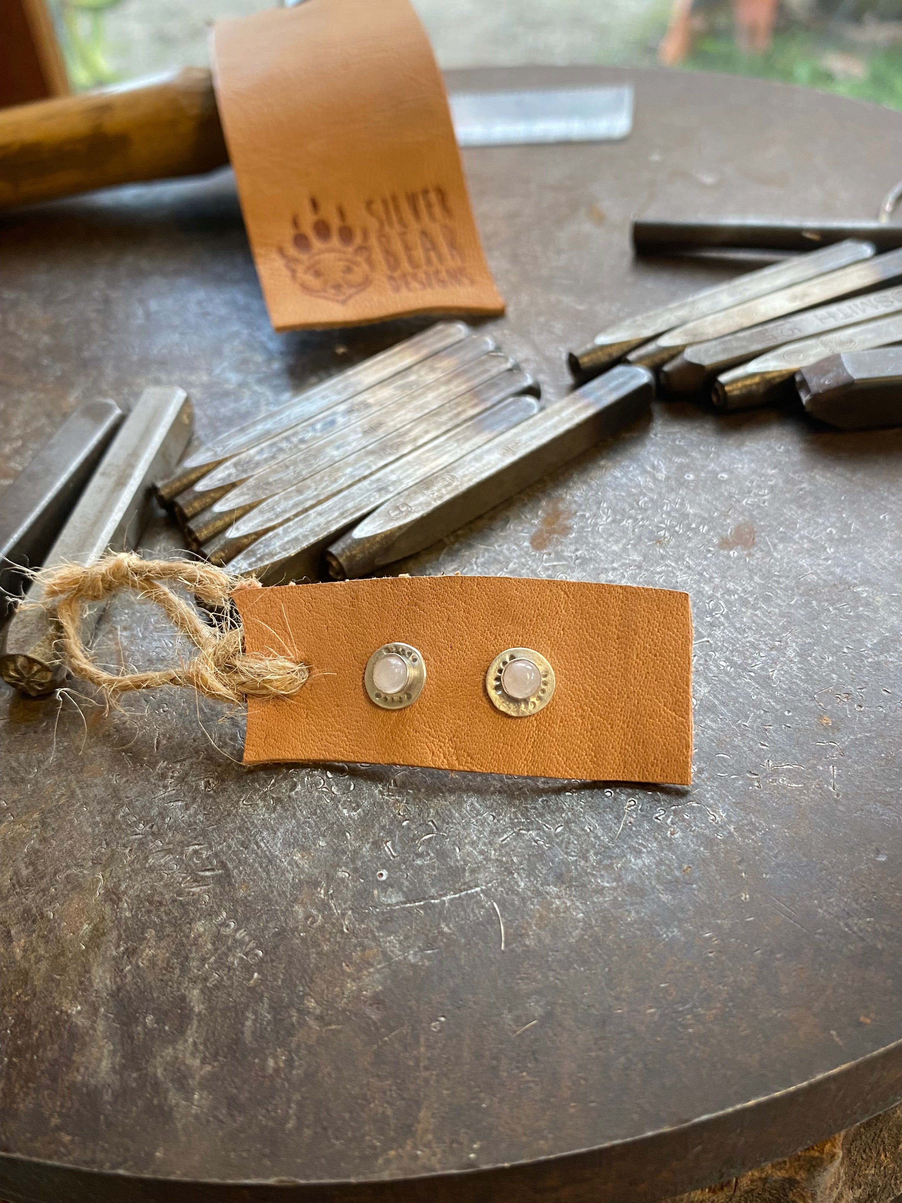 Venus studs