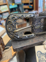 Load image into Gallery viewer, Belt~ Wildflower~ black/gold
