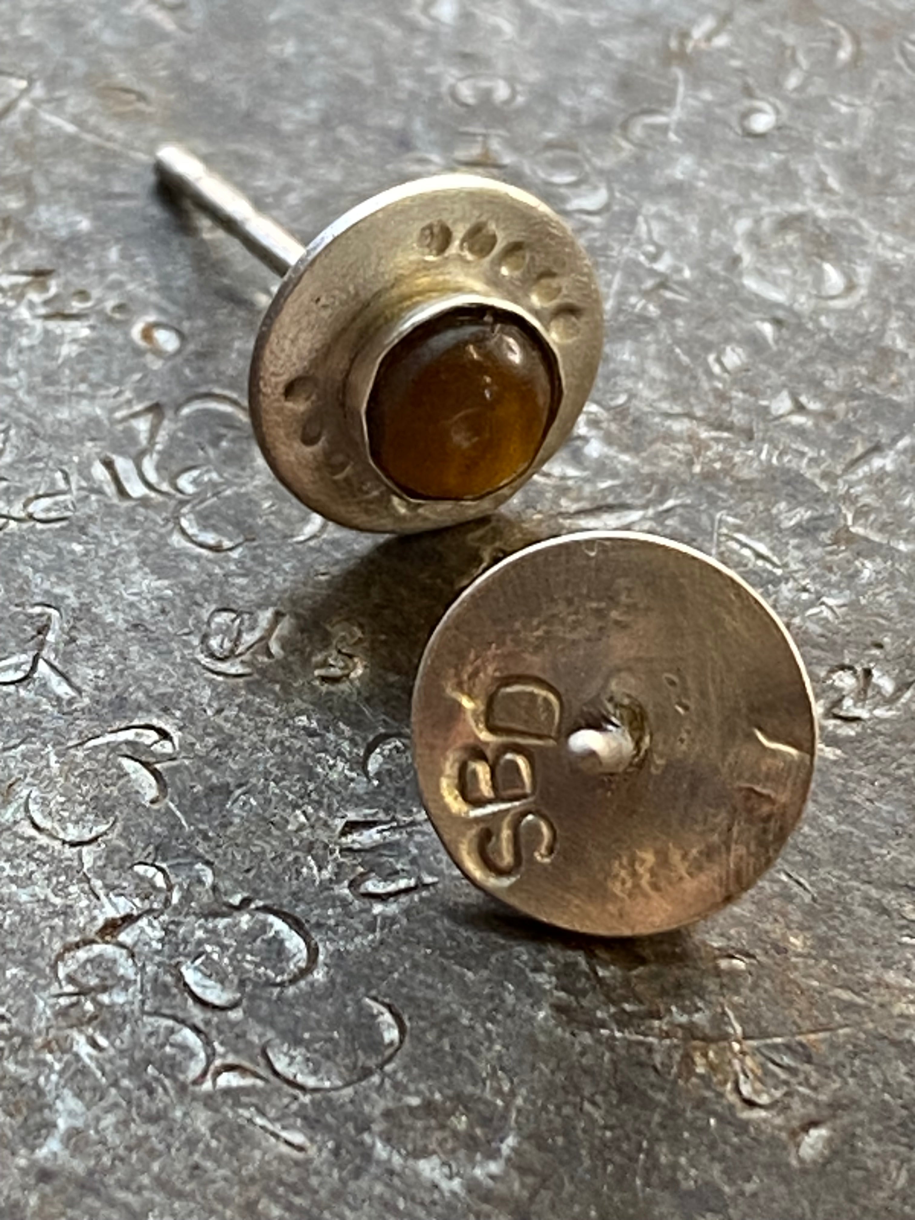 Venus studs