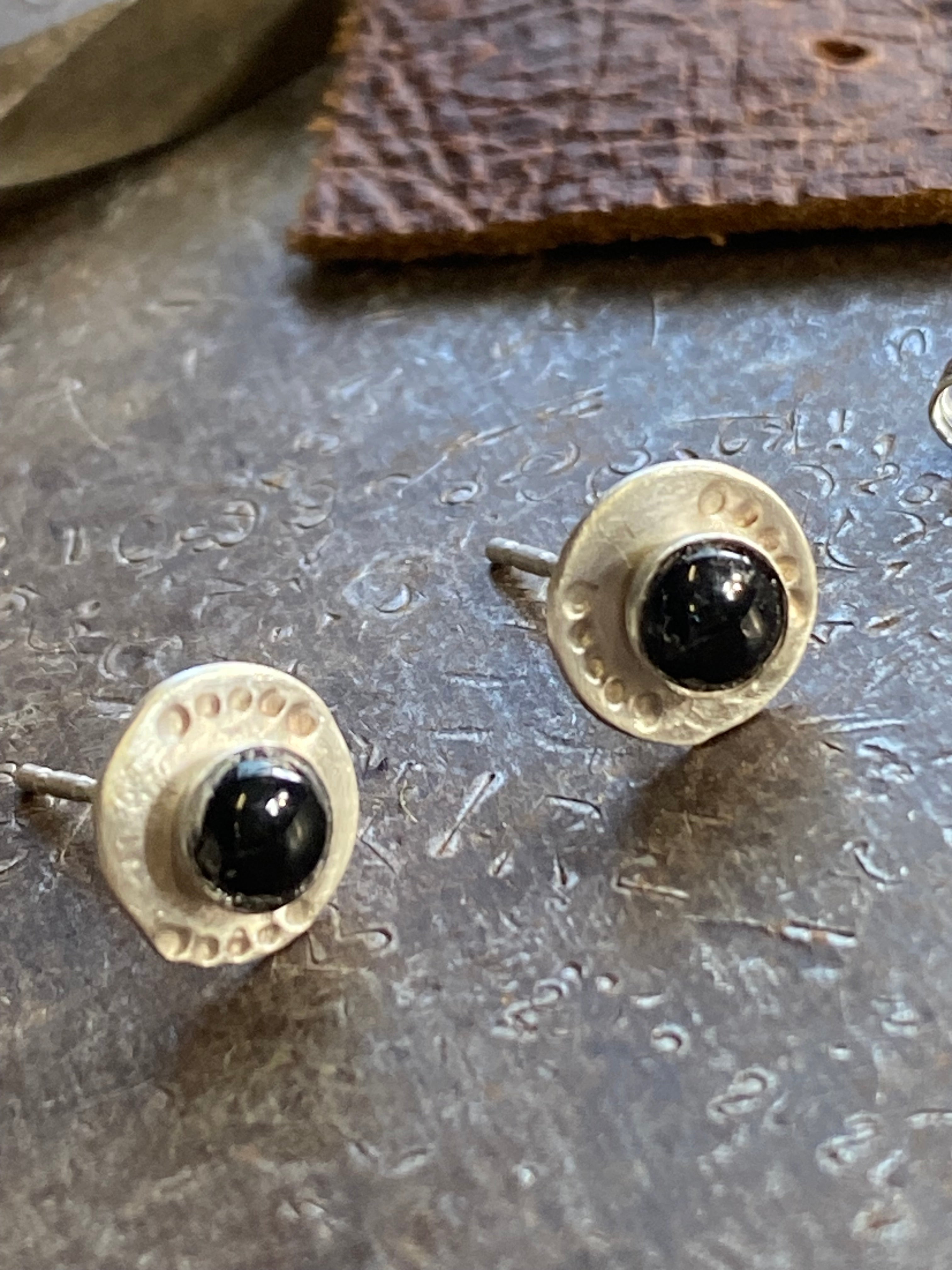 Venus studs