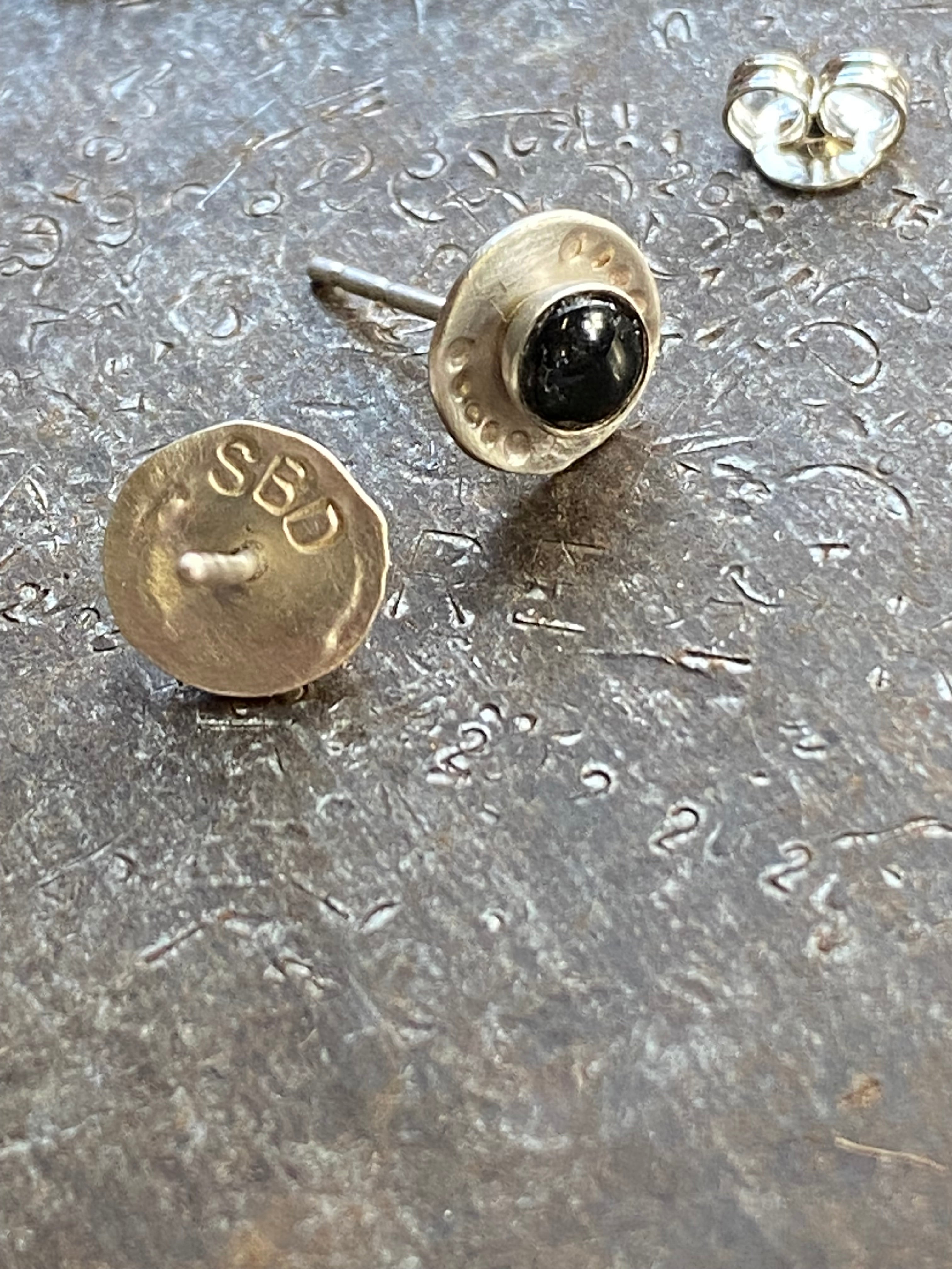 Venus studs