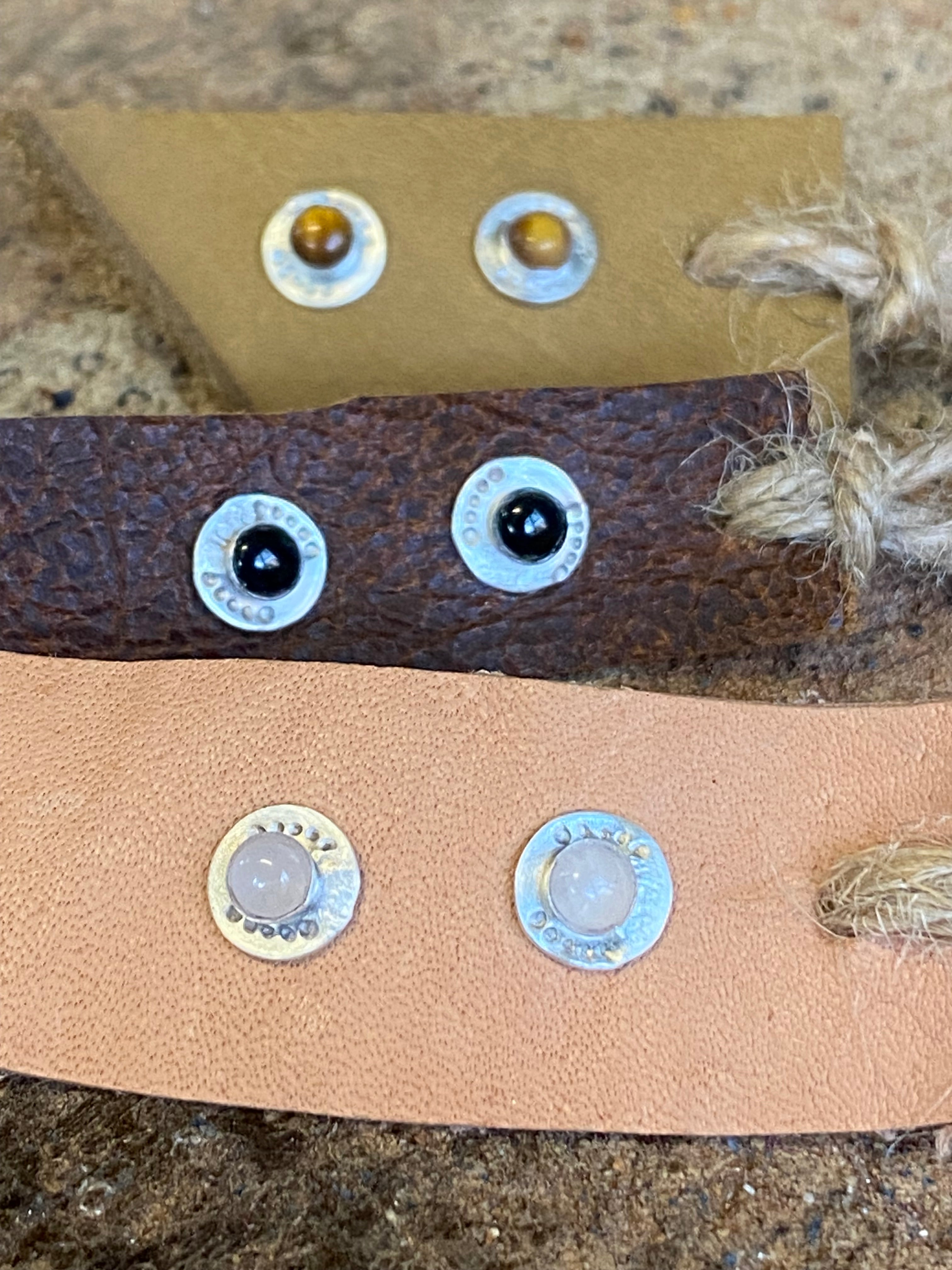 Venus studs